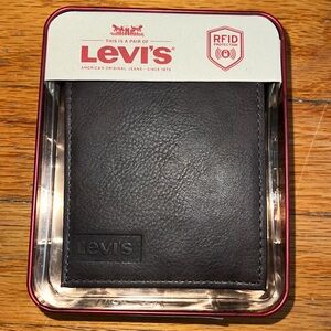 Levi’s Bifold Men’s Wallet